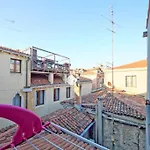 Venice San Polo Roky wifi center city